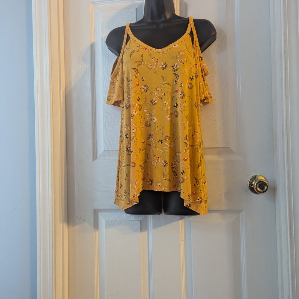 Ana cold shoulder golden yellow top -m